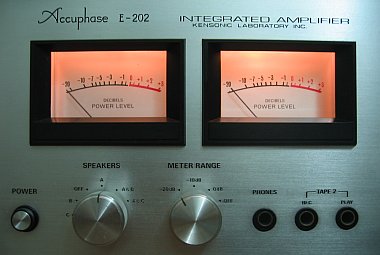 Accuphase E202 Stereo Amplifier